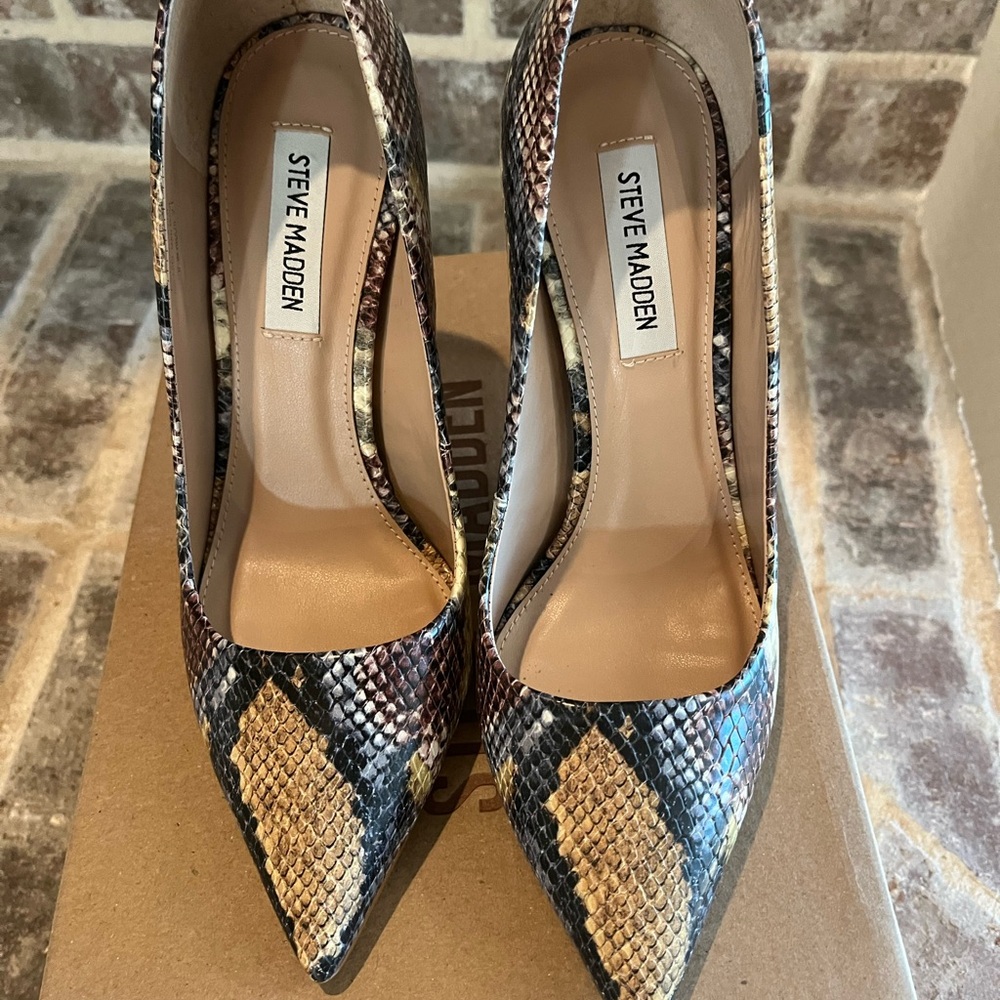 Steve Madden Pumps